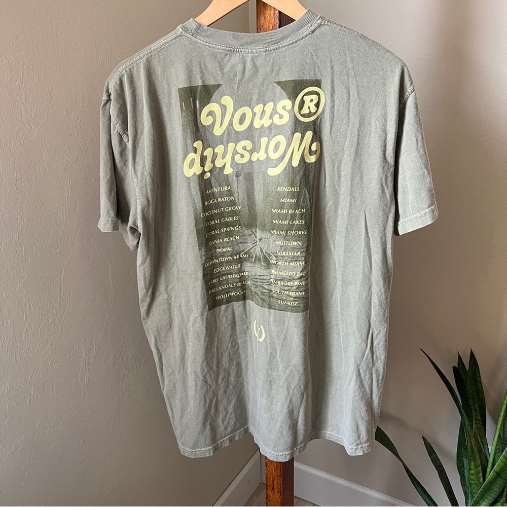 Vous Worship T-shirt Into the Night Church Size Large